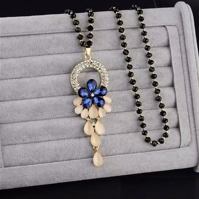 Верижка за пуловер за есен/зима - елегантна висулка с кристална верижка